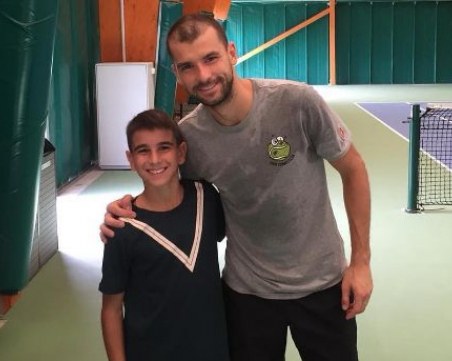 Какво се случва с Гришо? Косата му изпада за дни