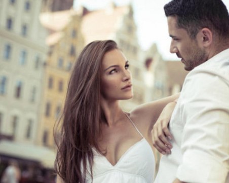 Как зодиите реагират на комплименти?