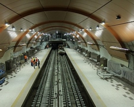 Младо момче е с прерязан глезен след инцидента на релсите