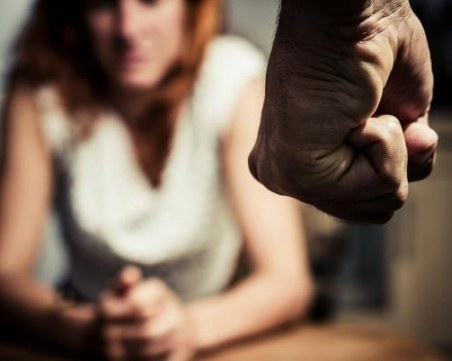 Задържаха за 72 часа мъжа, пребил и опитал да изнасили адвокатка