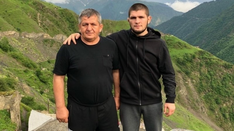 Бащата на Хабиб покани Конър в Дагестан ВИДЕО