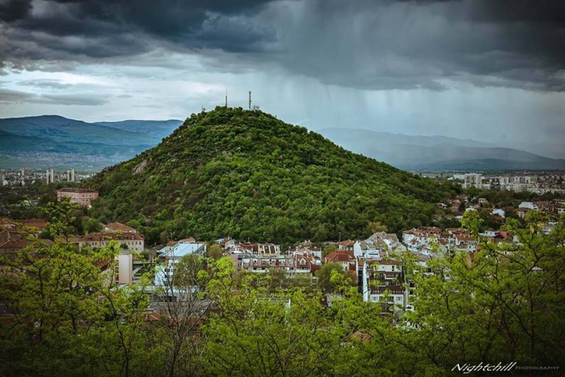 Предстоят три дъждовни дни в Пловдив
