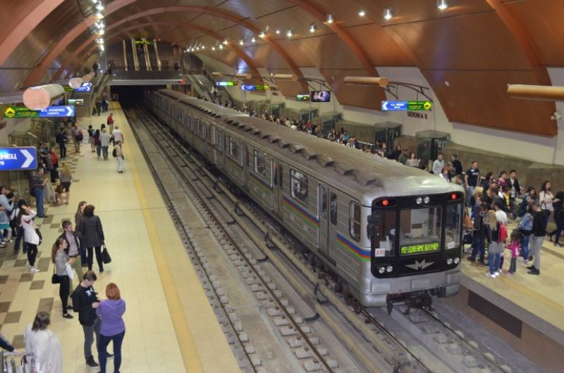 Спряха метрото в София! Линейка пътува към станция на стадион “Васил Левски“