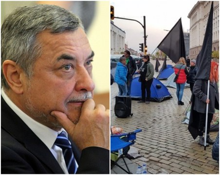 “Кресливи“ майка и “уж болни“ деца vs. oставката на Валери Симеонов и защитата от НФСБ