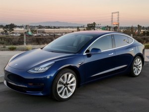 Tesla пуска на пазара най-евтиния си автомобил