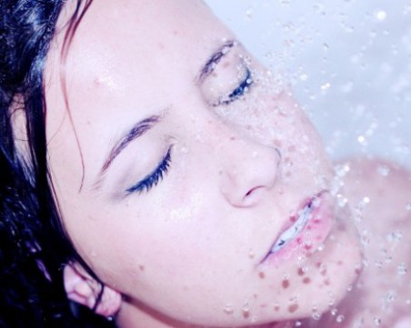 Не експериментирайте! Не се къпете по време на буря! 