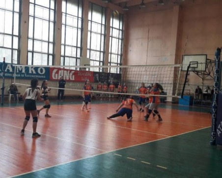 Прекадетките на Виктория Волей се класираха за финалната четворка