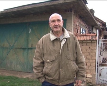 Кметът, хванат да жъне канабис, остава в ареста