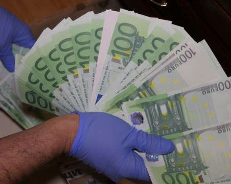 Удар на ГДБОП: разбиха най-голямата фабрика за фалшиви пари, задържани са пловдивчани ВИДЕО и СНИМКИ