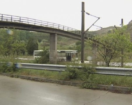 Волтова дъга покоси момче, борят се за живота му