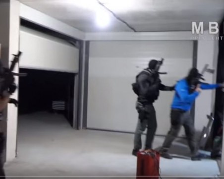 Ето ги тримата пловдивчани, арестувани за печатане на близо 13 милиона фалшиви евро и долари