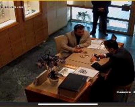 Ето го мъжа, отмъкнал часовник за 90 бона СНИМКИ