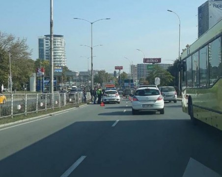 Кола помете неправилно пресичащ пешеходец, мъжът загина намясто СНИМКА