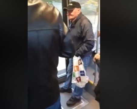 Възрастен мъж опипва и тормози деца в автобуси на градския транспорт ВИДЕО