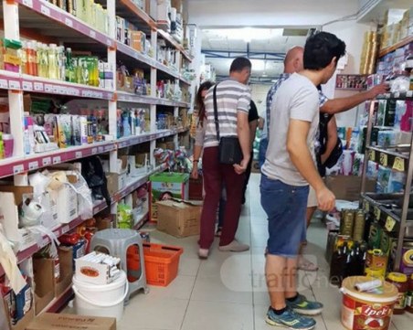 Алъш-веришът в Одрин без край! Магазините ще работят до 3 часа през нощта заради българите