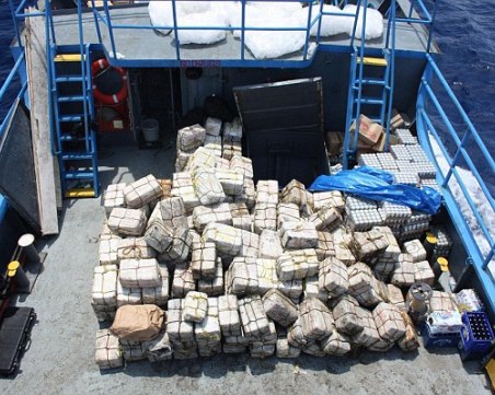 Българин е арестуван на кораб с 1400 кг кокаин