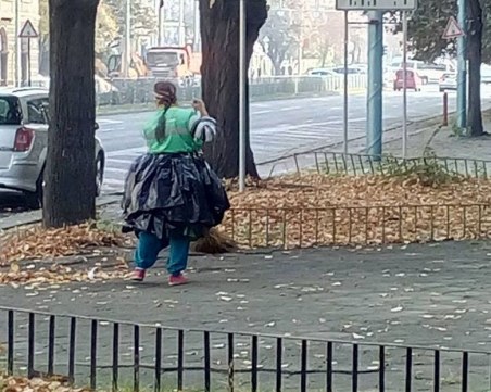 Майката на Пипи Дългото Чорапче пристигна в Пловдив! Не, това е Принцесата с метлата! СНИМКИ