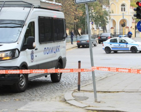 Откриха 250-килограмова бомба при ремонт, евакуират домове и училище в столицата СНИМКИ