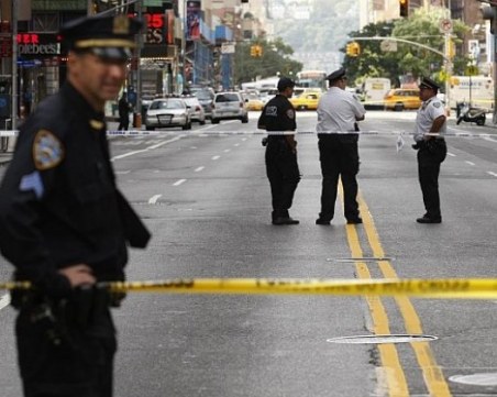 Откриха бомби в дома на семейство Клинтън и в офиса на Обама