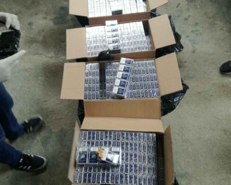 Солидно количество цигари без бандерол и тютюн иззе полицията в Пазарджик