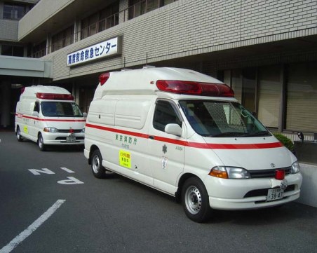 Дете на 2 години падна от 9-ия етаж на блок и... оцеля