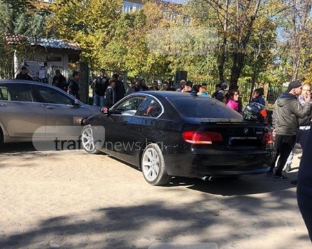 Ученик блъсна колата на учителка пред Механото в Пловдив