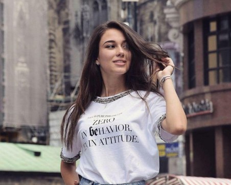 Графа превръща в звезда пловдивска тийнейджърка ВИДЕО