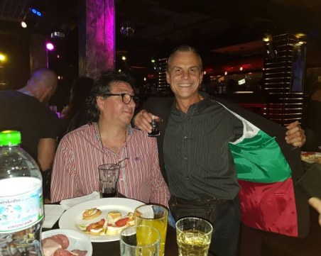 Ники Серафимов отпразнува юбилея си с невероятен шоу спектакъл в заведение в Пловдив СНИМКА