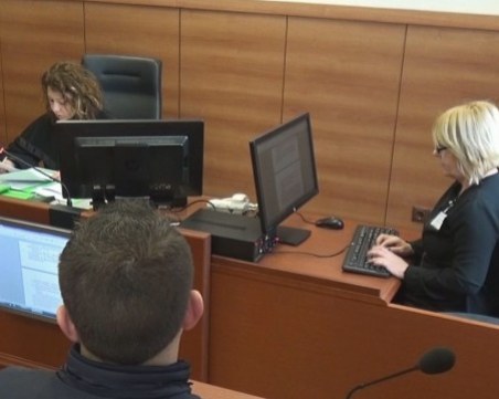 Служителите на съдилищата в Пловдив скочиха срещу намаляването на субсидия “гардероб“