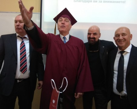 Топ каратист дойде в Пловдив! Пловдивският университет го удостои с професорско звание