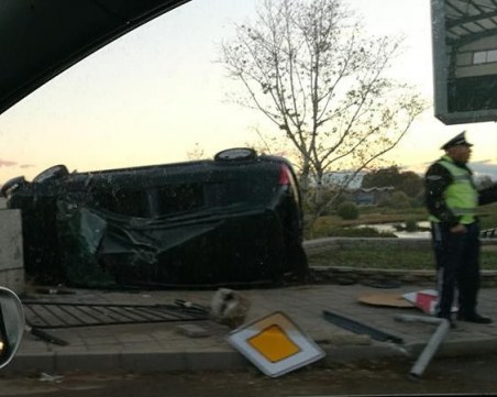 Трима души са пострадали при каскадата до Водна палата СНИМКИ