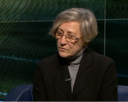 Нешка Робева през сълзи: Валери Симеонов, подай си оставката!