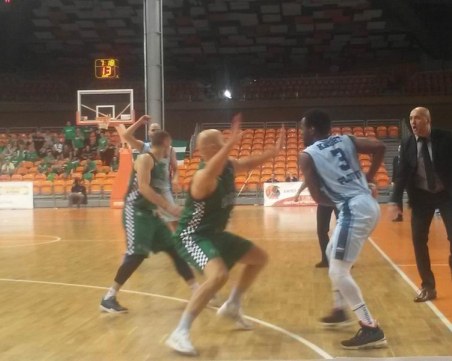 Център на Академик Бултекс 99 под въпрос за мача тази вечер