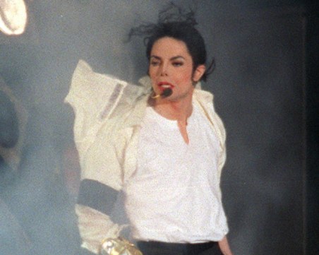 Яке на Майкъл Джексън отива на търг