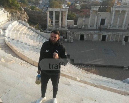 Задържаха един от братята на Хюи Фюри за хулиганство