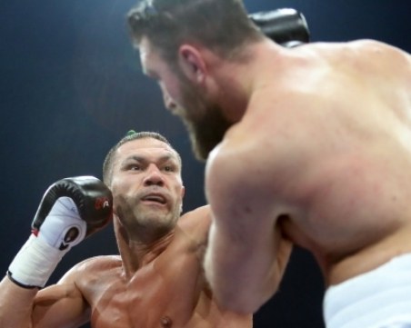 Кобрата сломи Хюи Фюри в 12 рунда, идва ред на Джошуа!