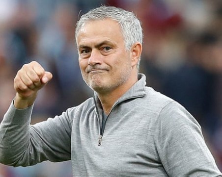 Босовете на Юнайтед инжектират Моуриньо със 100 милиона паунда