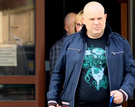 От Агенцията за българите в чужбина искали по 10 бона за фалшиви документи