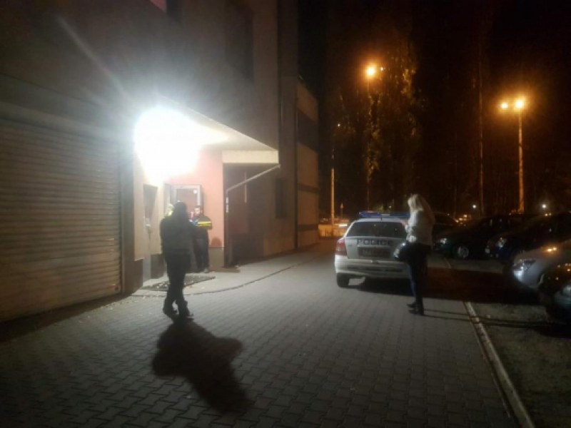 Убиха млада жена в София, издирват съпруга и детето й