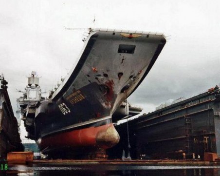 4-ма ранени при инцидент с единствения руски самолетоносач