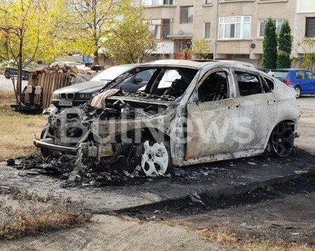 БМВ Х6 изгоря до основи! Оказа се собственост на сина на бизнесмен от Монтана