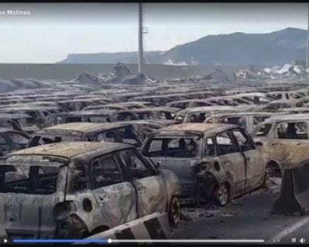 Огромен пожар изпепели стотици коли “Фиат“ и “Мазерати“