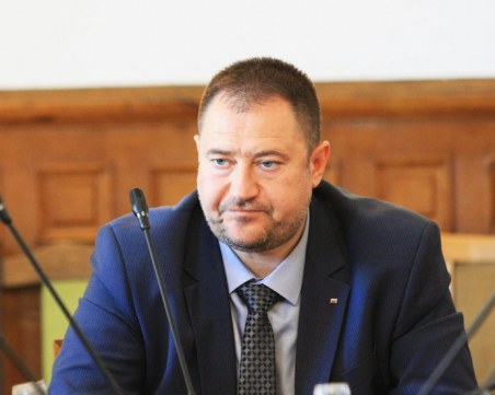 Повдигнаха обвинение на шефа на Агенцията за българите в чужбина