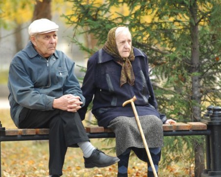 България се топи с над 50 хиляди души годишно! Догодина ще бъдем под 7 милиона