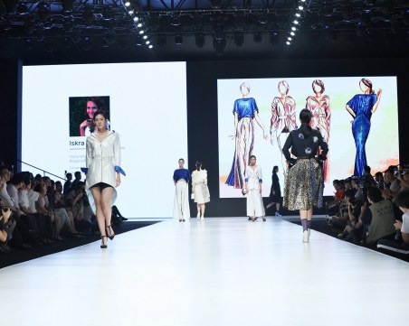 Дрехи от здравословни платове за добро настроение показват в Пловдив