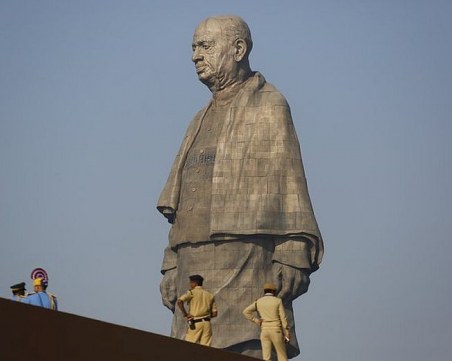 Индия откри най-високата статуя в света СНИМКИ