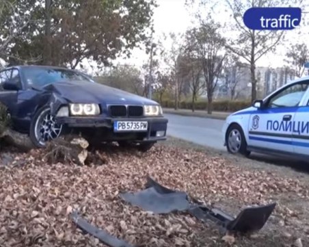 БМВ-то, размазано в Тракия, е на пловдивски пожарникар, роми го откраднали от сервиз ВИДЕО