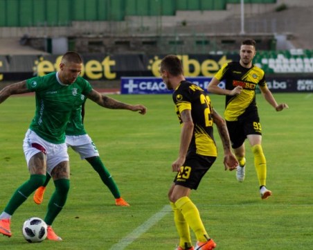 Берое и Ботев не решиха спора за 90 минути, следват продължения