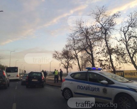 Катастрофа затруднява движението на Коматевско шосе СНИМКИ