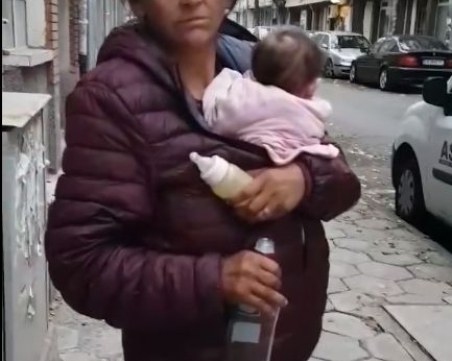 Клип с пияни жени, разнасящи голо бебе по улиците на София, възмути мрежата  ВИДЕО